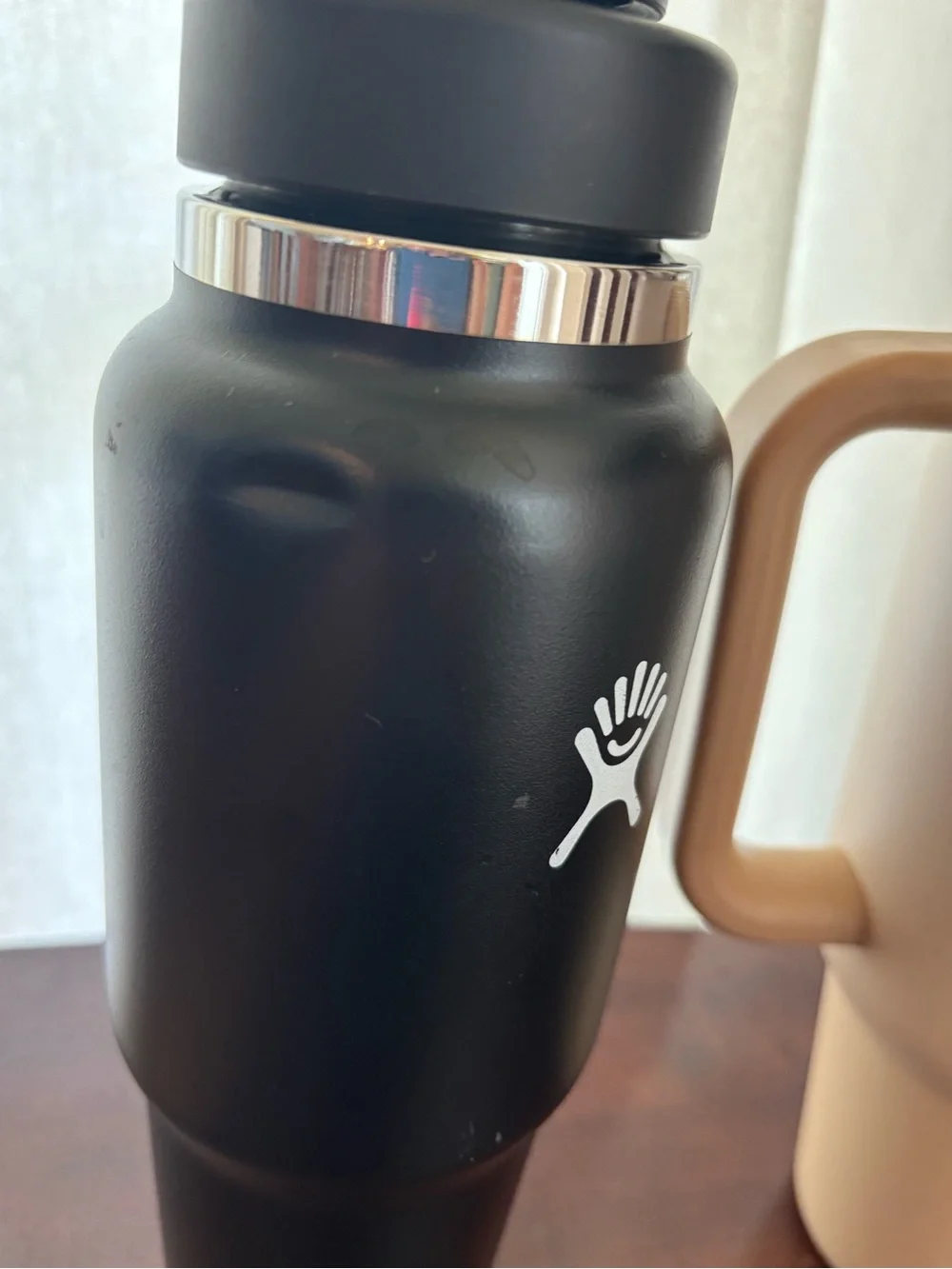 Hydro Flask *BUNDLE* Black 32oz Bottle & Tan 40oz Tumbler